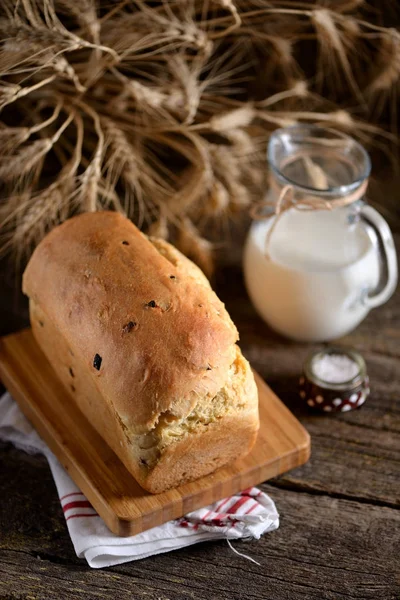 Домашний Луковый Хлеб Старом Деревянном Фоне Сельский Стиль — стоковое фото