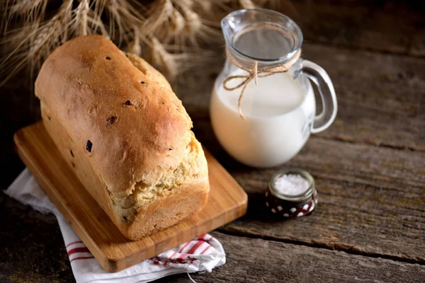 Домашний Луковый Хлеб Старом Деревянном Фоне Сельский Стиль — стоковое фото
