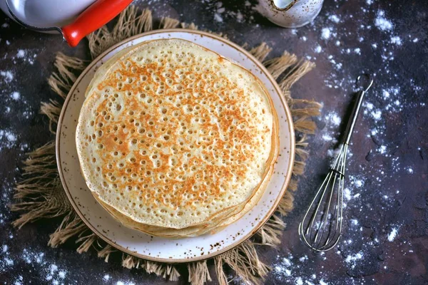 Crêpes Traditionnelles Russes Sur Lait Levure — Photo