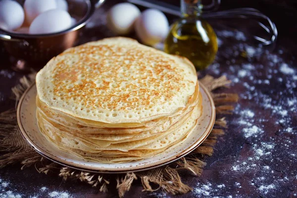 Ryska Traditionella Pannkakor Mjölk Med Jäst — Stockfoto