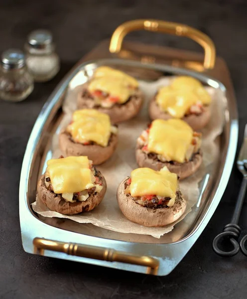 Champinhons Recheados Com Legumes Queijo — Fotografia de Stock