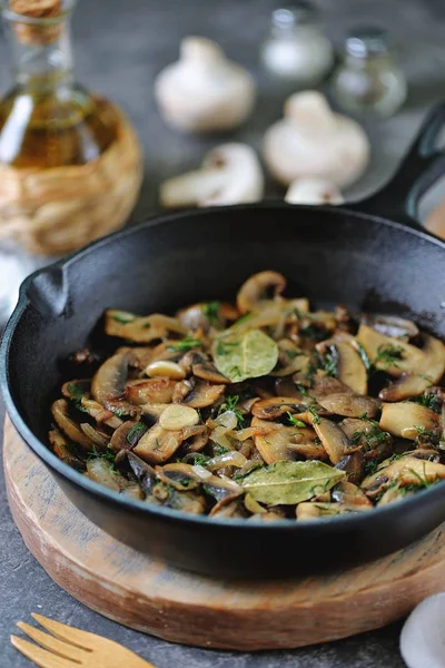 Fried Mushrooms Onions Garlic Bay Leaf Dill — Stock Photo, Image