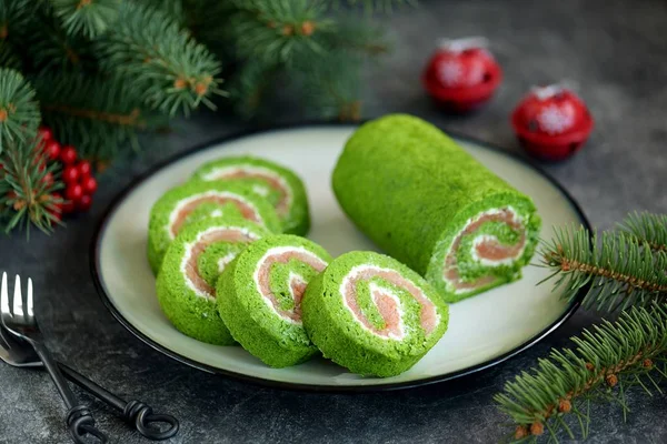 Homemade Spinach Roll Smoked Salmon Cream Cheese Healthy Food — Stock Photo, Image