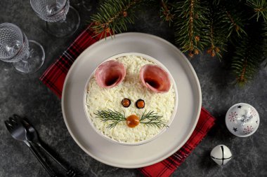 Yeni yıl salatası 2020 Beyaz Fare.