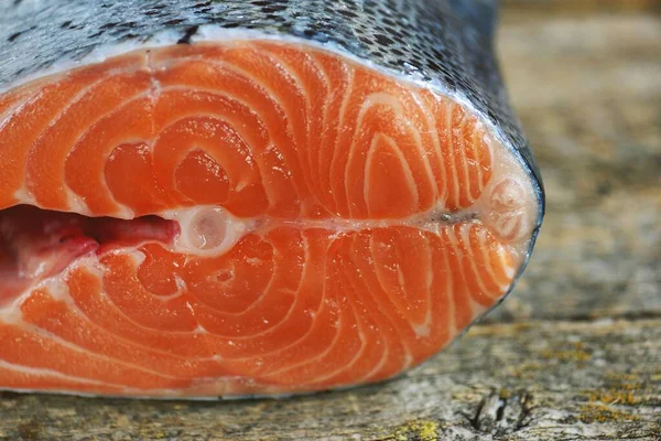 Verse Rauwe Zalm Oude Houten Ondergrond Rustieke Stijl — Stockfoto