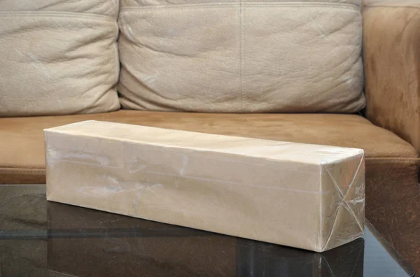 Paket atau paket pengiriman di dalam rumah — Stok Foto