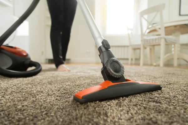 Close up of the vacuum cleaner brush on the carpet — Stock Photo, Image