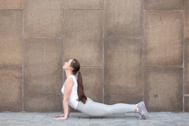 Urdhva mukha shvanasana pose