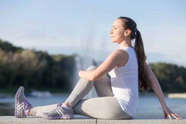 Ardha Matsyendrasana pose — Stock fotografie