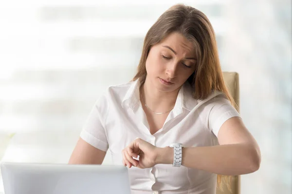 Punctual entrepreneur waiting important meeting — Stock Photo, Image