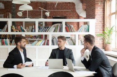 D'de, ikna edici yatırımcılar yeni tartışmaya Startupper proje