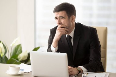 İşyerinde uykulu hissediyorum şirket müdürü
