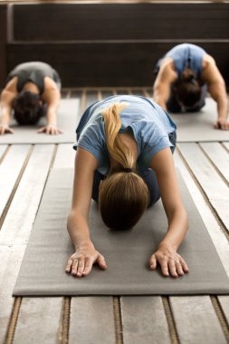 Çocuk poz gençlerin grup