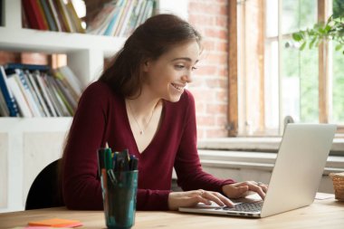  Heyecanlı erkek iyi haber online okuma ile sürpriz