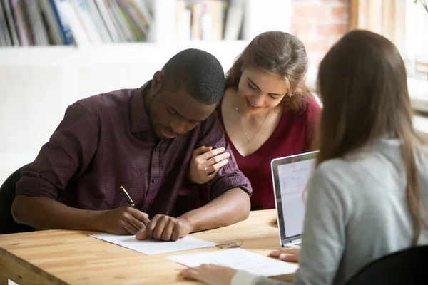 Happy couple buying first house together — Stock Photo, Image