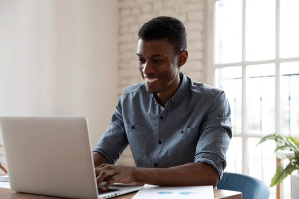 Mixed race young company employee worker manager working on computer. — Stock Photo, Image