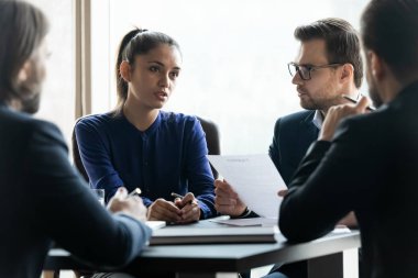 İş adamları büro brifinginde işbirliği konusunu tartıştılar