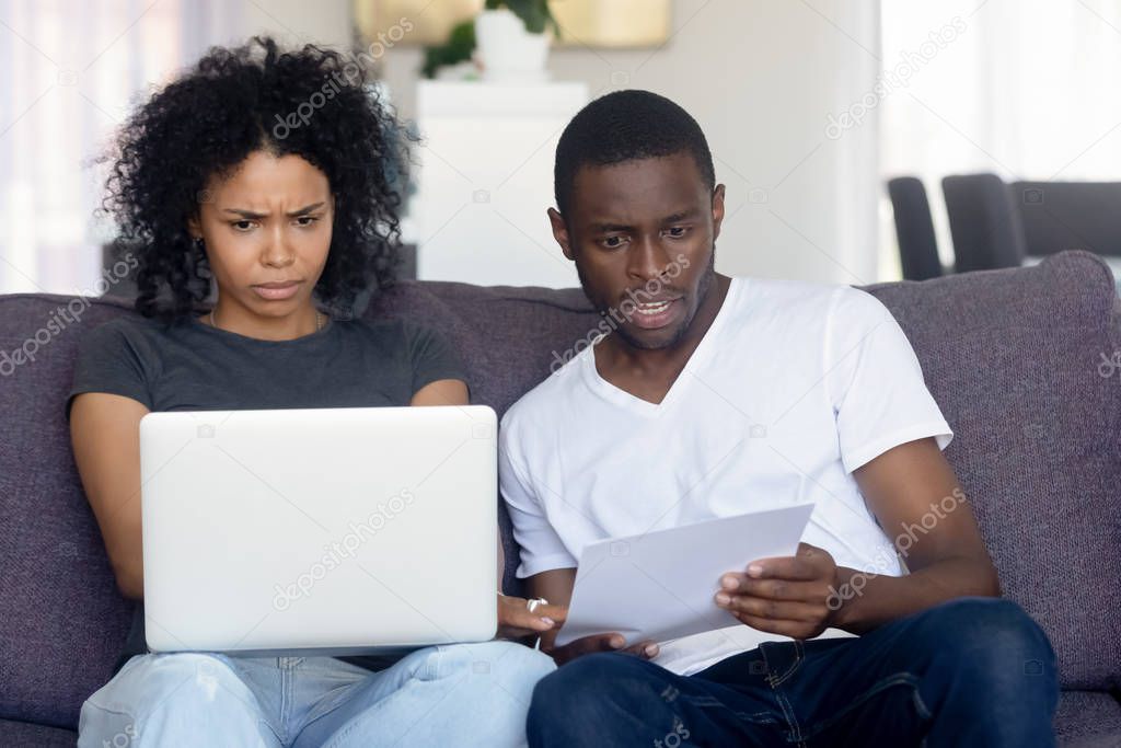 Confused black couple have problems with online paying