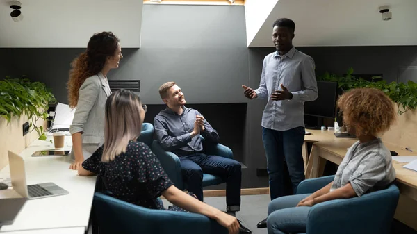 African American employer lead team meeting in office — Stock Photo, Image