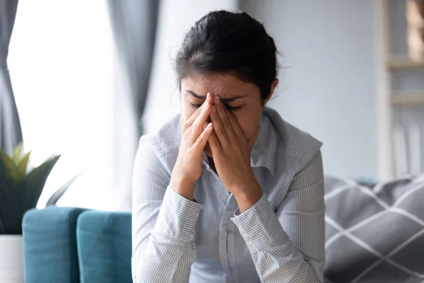 Upset indian woman suffer from emotional breakdown — Stock Photo, Image