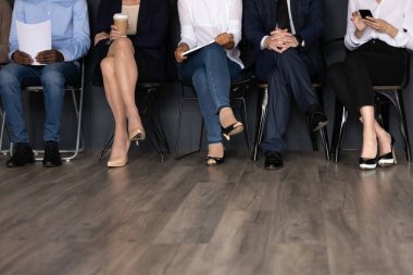 Röportaj için bekleyen tanınmayan iş başvurularını kapat