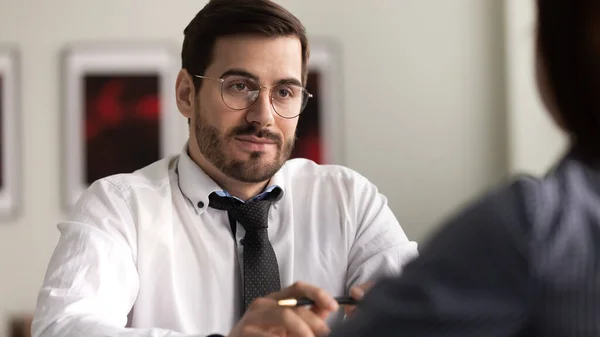 Businessman recruiter listen candidate at job interview in office. — Stock Photo, Image