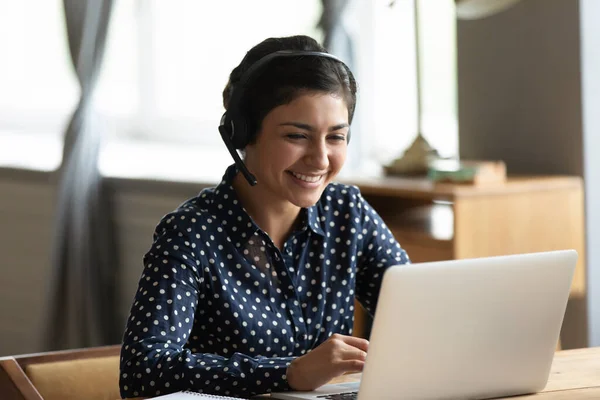 Happy friendly indian woman holding video call with friends. — Stock Photo, Image