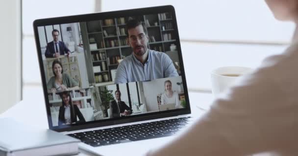 Mulher de negócios vídeo conferência chamada por webcam grupo chat virtual — Vídeo de Stock