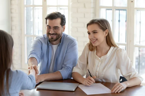 Happy employers handshake applicant after successful meeting — Stock Photo, Image