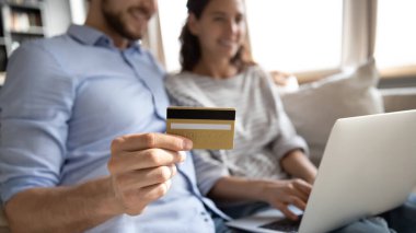 Çevrimiçi kredi kartı alışverişi ile coupe ödemesini kapat