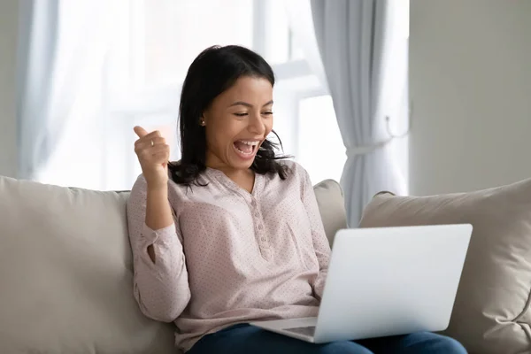 African woman using notebook feels happy showing thumbs up — Stock Photo, Image