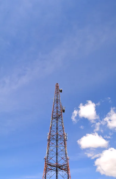 Kommunikációs antenna torony — Stock Fotó