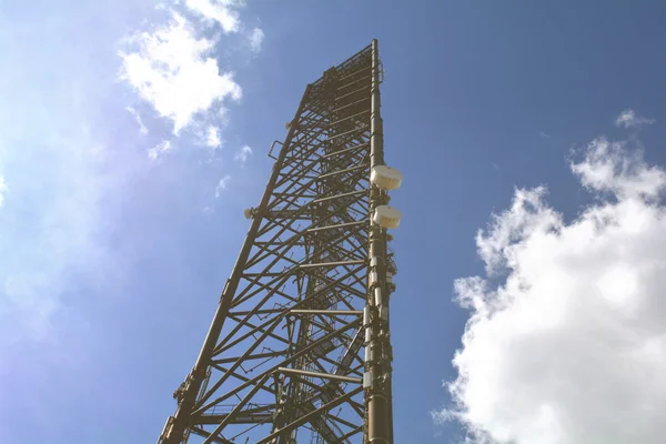 Kommunikation antennen tower — Stockfoto