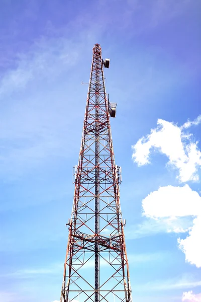 Torre do telefone móvel — Fotografia de Stock