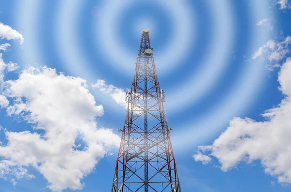 Vista de torre de comunicación —  Fotos de Stock