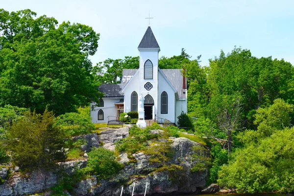 Villaggio di Rockport e chiesa di St Brendans — Foto Stock