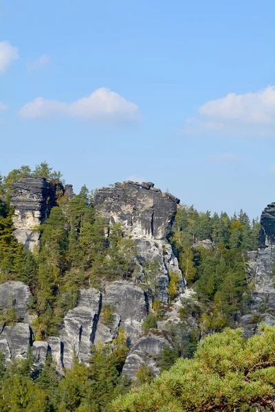 Elba-homokkő hegyekkel megtekintése — Stock Fotó