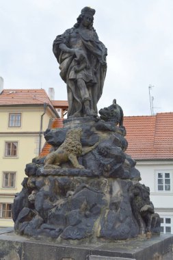 Charles Köprüsü'nün heykel dekorasyon