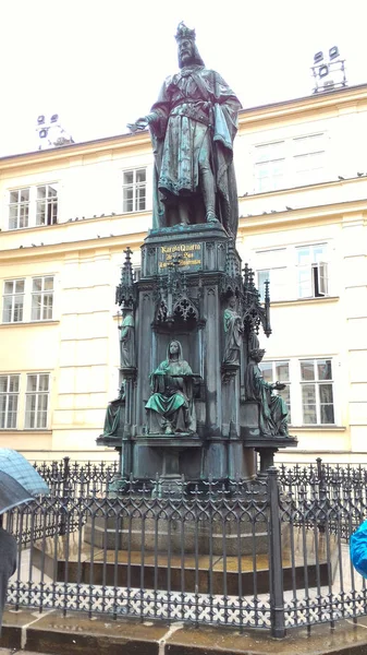 Estátua de Carlos IV perto da Ponte Carlos — Fotografia de Stock