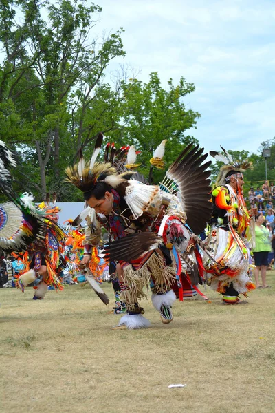 Seis nações do Grand River Pow Wow dançando — Fotografia de Stock