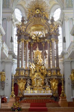 St. Peter Kilise iç