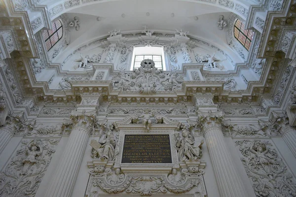 Iglesia de Munich interior — Foto de Stock