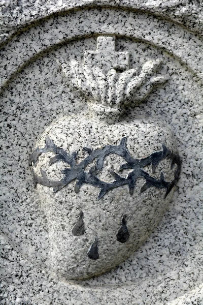 Medallón del Sagrado Corazón con corona de espinas — Foto de Stock
