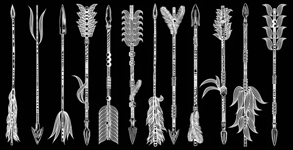 Conjunto de flechas étnicas Boho con plumas . — Vector de stock