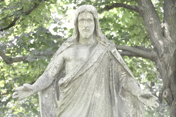 İsa Mesih yüz ayrıntı taş heykel. İsa portresi. — Stok fotoğraf