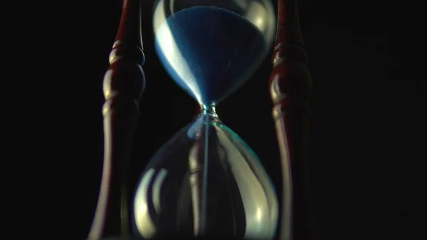 Ωριαίο ρολόι έννοια του χρόνου. Παλιά vintage ξύλινο πλαίσιο μπλε άμμο c — Φωτογραφία Αρχείου