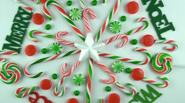 Weihnachtsferien, festliche Schneeflocken-Kaleidoskop Mandala-Wandleuchte — Stockfoto