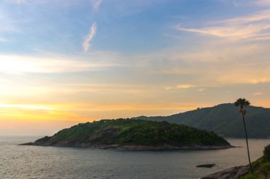 alacakaranlık gökyüzü deniz backgrond üzerinde