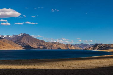 Pangong gölde Leh Lardakh, Hindistan