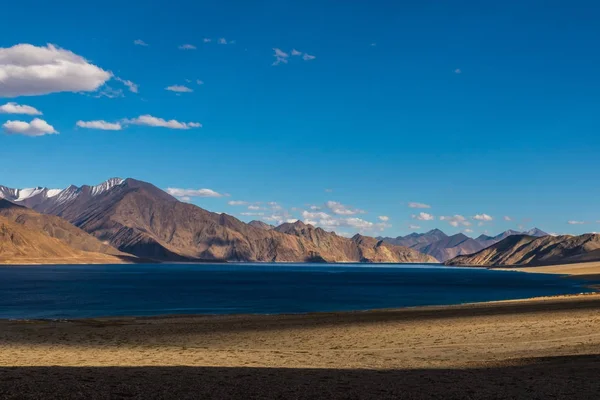 Pangong gölde Leh Lardakh, Hindistan